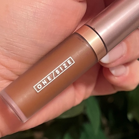 ONE/SIZE • SMOOTHING CREAMY EYESHADOW • BRING IT - Picture 4 of 5